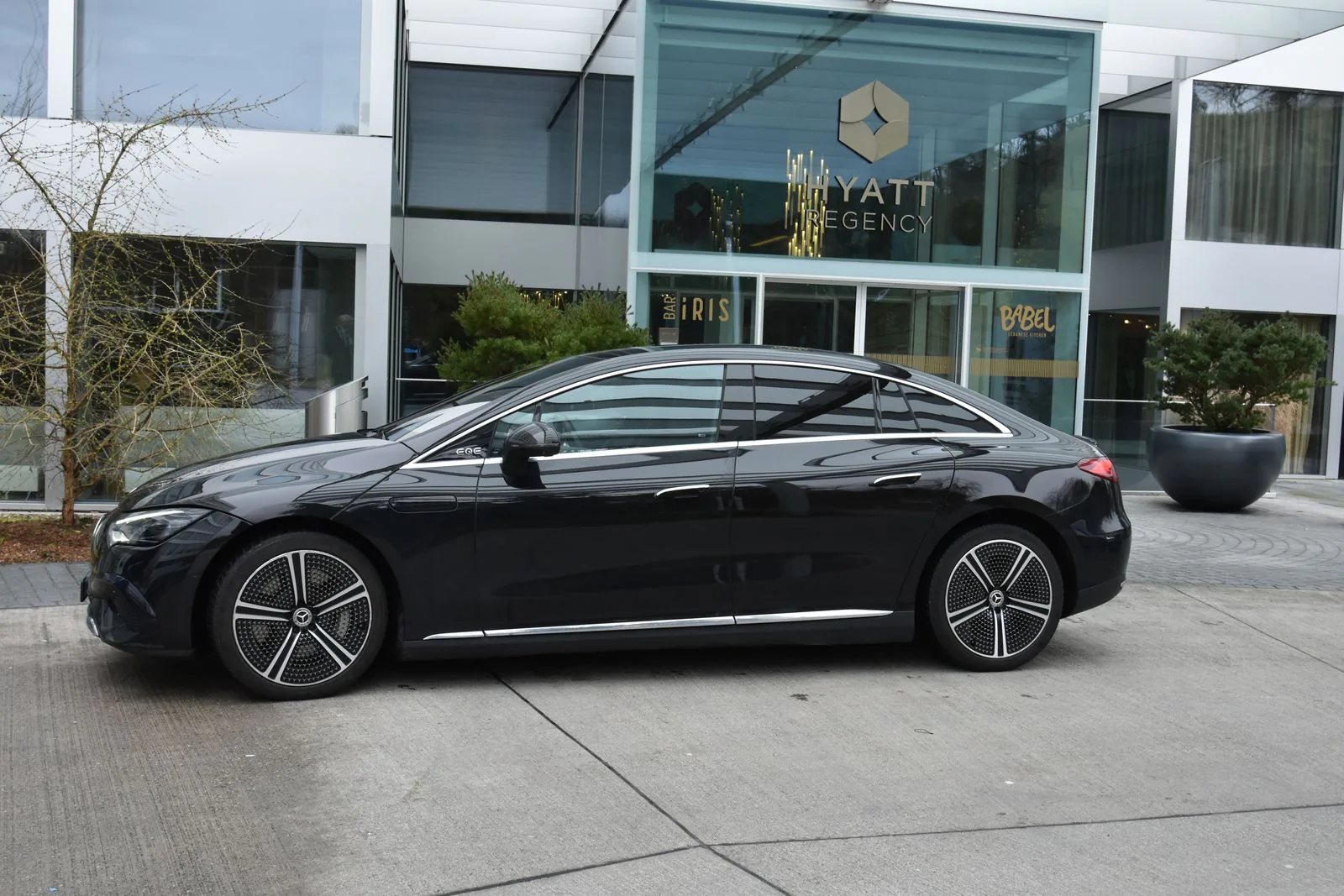 Black Mercedes EQE exterior photographed for the Express Transfer Business Sedan class