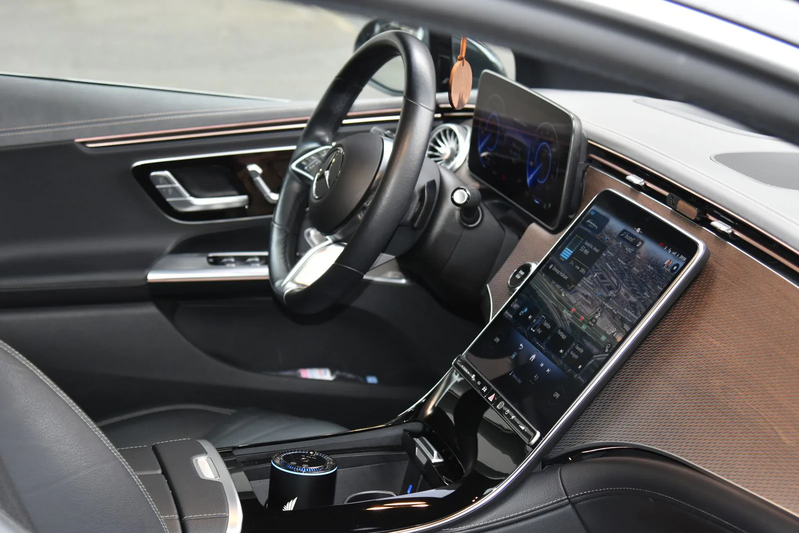 Mercedes EQE front cabin interior for the Express Transfer Business Sedan class